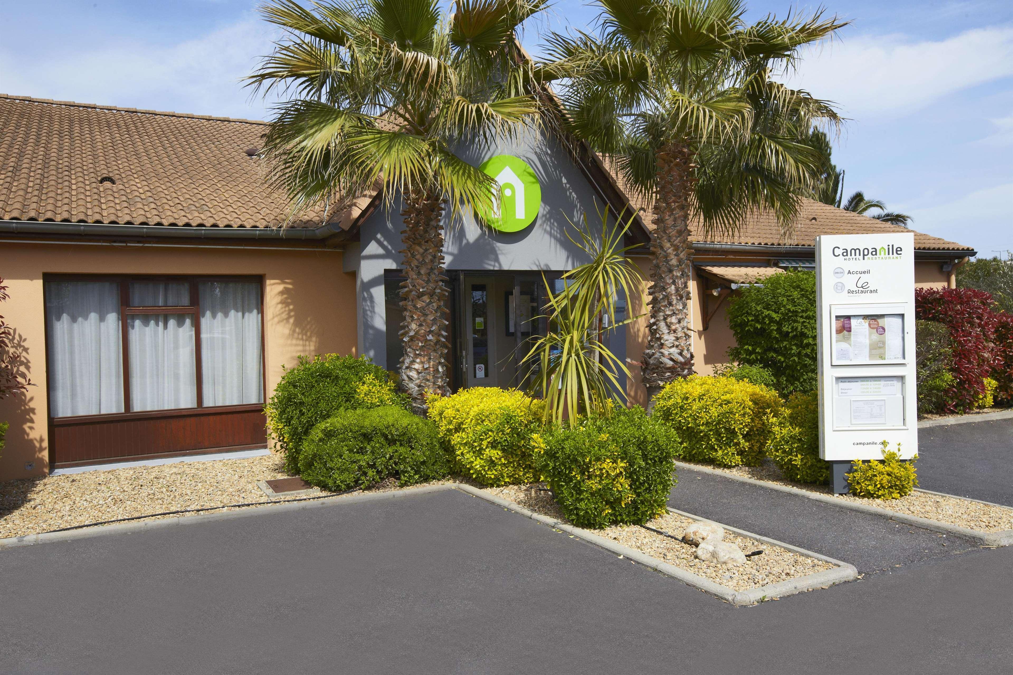 Campanile Beziers A9/A75 Hotel Buitenkant foto