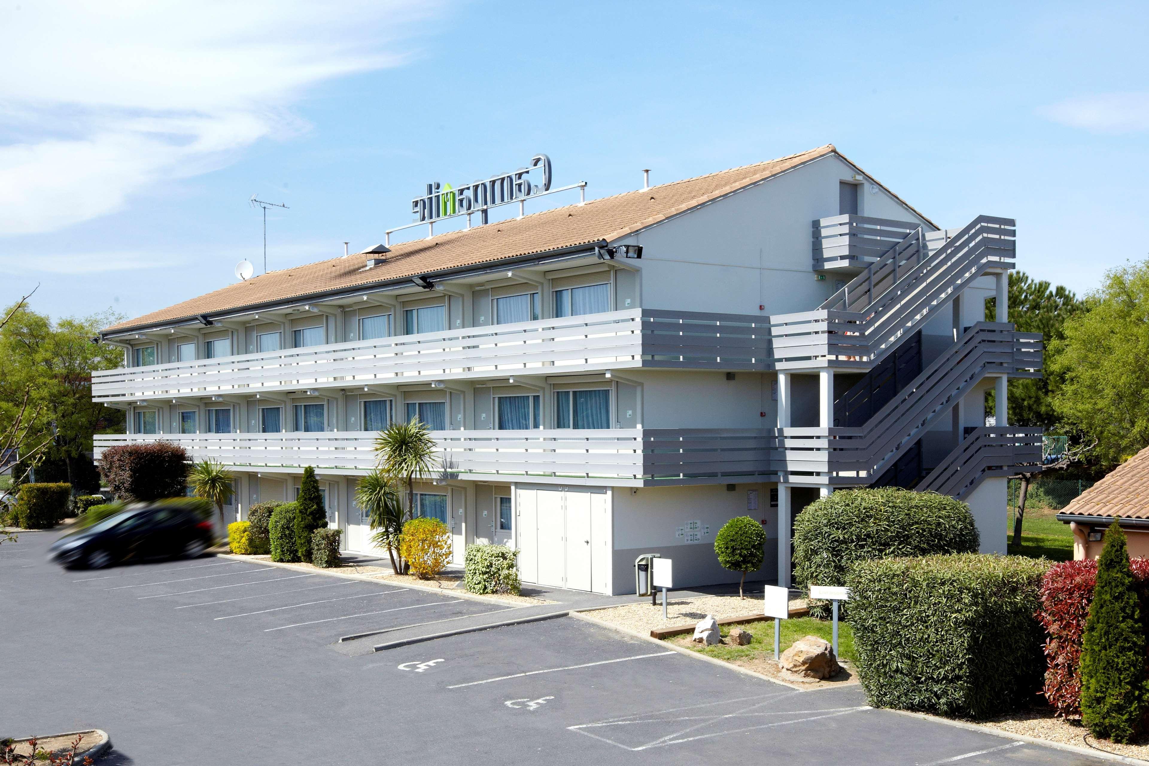 Campanile Beziers A9/A75 Hotel Buitenkant foto